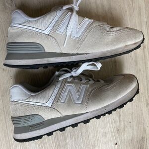 New balance Women’s Sneakers white size 8